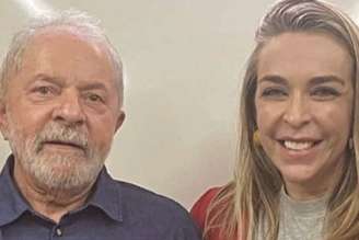 A lobista Roberta Luchsinger aparece em foto publicada nas redes sociais com o presidente Luiz Inácio Lula da Silva.