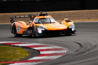 MCL-HY em pista durante os primeiros testes