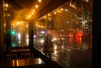 Defesa Civil alerta para chuva com raios em SP; Sul terá temporais até segunda-feira