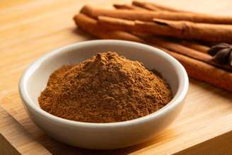Saiba como fazer a simpatia popular de canela