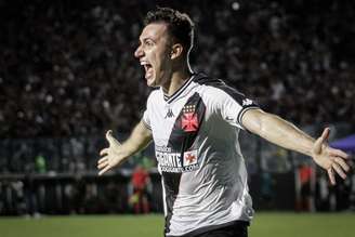 Lucas Piton em ação pelo Vasco