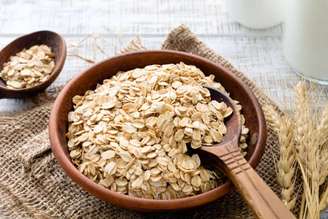 A aveia é fonte de nutrientes essenciais e pode oferecer diversos benefícios para a saúde