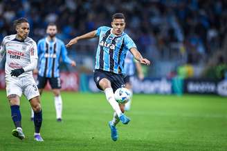 Gustavo Martins em atuação pelo Grêmio –