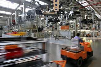 Volkswagen anunciou fechamento de fábricas na Alemanha, não no Brasil.