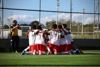 Jogadores do time sub-17 do Red Bull Bragantino. 