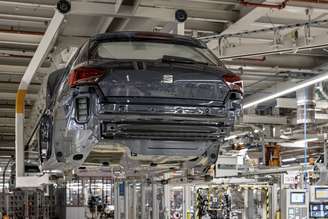 A Volkswagen confirmou o corte de 50 mil postos de trabalho e deixou a situação de quatro fábricas incerta; a Seat é uma das principais afetadas