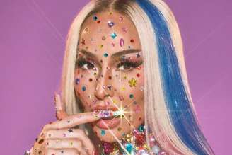 Sabrina Sato mostra produção para seu primeiro ensaio de carnaval grávida