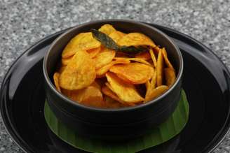 chips de inhame assado com lemon pepper.