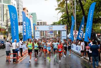 Largada no início da manhã em Maceió (Foto: Luiz Doro / @dorofoto / HT Sports)