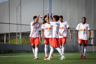 Jogadores do time sub-17 do Red Bull Bragantino. 