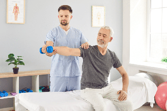 A fisioterapia fortalece o corpo e auxilia na manutenção da independência
