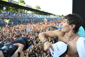 Piloto da Mercedes fez corrida épica no histórico circuito italiano