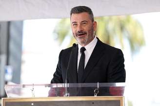 Jimmy Kimmel discursa durante cerimônia de inauguração da estrela de Adam Carolla na Calçada da Fama de Hollywood, em Los Angeles
27 de maio de 2026 REUTERS/Mario Anzuoni