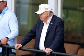 Presidente dos EUA, Donald Trump, durante visita à Irlanda
12 de setembro de 2026 REUTERS/Cathal McNaughton