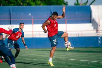 Jogadores treinam firme para manter a boa fase do Leão –