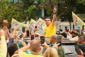 Em agenda no Rio, Flávio Bolsonaro cobra divulgação de investigações sobre Lula, Master e INSS
