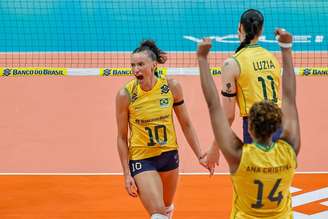 Seleção brasileira feminina de vôlei vence Argentina e está classificado para a Olimpíada de Los Angeles.