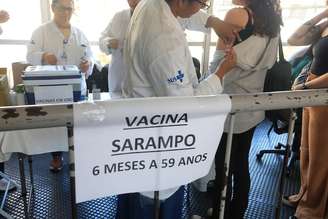 Posto de vacinação contra o Sarampo na Estação Metrô Tucuruvi em São Paulo