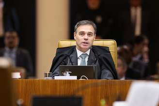 André Mendonça durante sessão do STF nesta terça-feira, 15