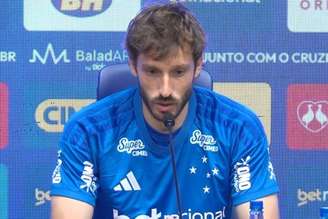 Matías Viña em apresentação no Cruzeiro
