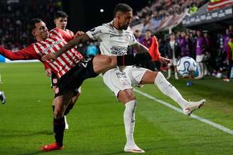 O Corinthians vence o Estudiantes sem sofrer gols?