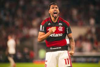 Lucas Paquetá comemora gol do Flamengo contra o Corinthians 
