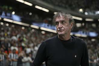 Cuca em jogo do Santos contra o Atlético-MG.