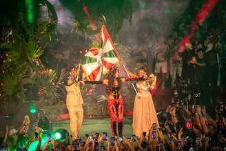 Anitta é coroada rainha de bateria na Grande Rio neste domingo, 20