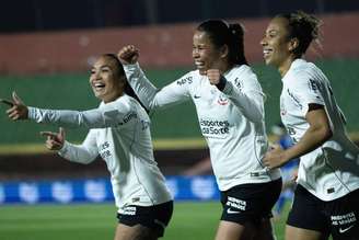 O Corinthians tenta confirmar o favoritismo e garantir a classificação.