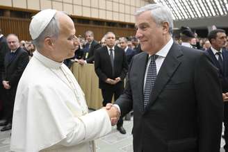 Papa e Tajani durante encontro no Vaticano