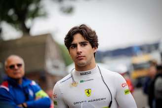 Rafael Câmara briga por uma vaga na Haas em 2027.