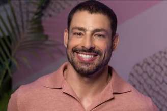 A entrada de Cauã Reymond no elenco da série de drama jurídico "Tudo É Justo", da plataforma de streaming Hulu, deu o que falar nas redes sociais. O brasileiro foi escalado para a 2ª temporada da produção, que conta com um elenco estrelado.