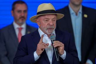 Em plena campanha eleitoral, Lula anunciou reajuste de 15% no Bolsa Família; piso do benefício passará de R$ 600 para R$ 691 a partir de outubro.