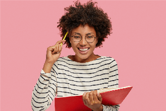 Nas últimas semanas, a preparação para a redação do Enem precisa ir além da produção textual