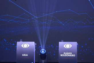 Lula e Flávio Bolsonaro não compareceram a debates até aqui.