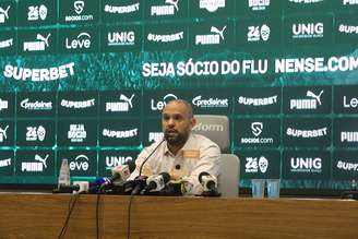 Mattheus Montenegro concede entrevista coletiva no CT Carlos Castilho. 