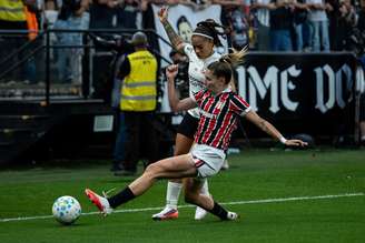 São Paulo vence o Corinthians por 2 a 1 no primeiro jogo da final do Brasileirão Feminino.