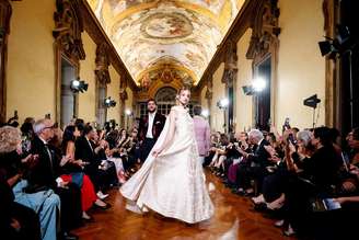 Desfile 'Trame di Stile' apresentou 70 criações exclusivas