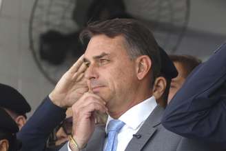 Flávio Bolsonaro desmentiu boato sobre Nossa Senhora Aparecida ainda na quinta-feira