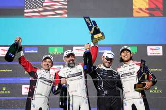 Augusto Farfus, Darren Leung e Sean Gelael celebram vitória em Fuji