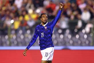 Michael Olise celebra gol da vitória da França sobre a Bélgica pela Liga das Nações 2026/27 