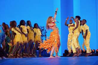 Shakira reencontrou os Ghetto Kids durante seu quarto show da residência em Madri, na Espanha