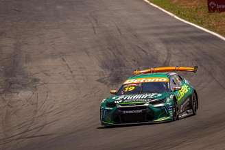 Caio Collet surpreende e brilha com Felipe Massa na Bradesco Stock Pro Series em Brasília