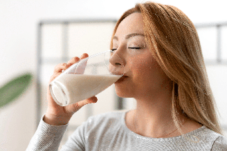 O consumo de leite pode ser adaptado à rotina e às preferências alimentares de cada pessoa