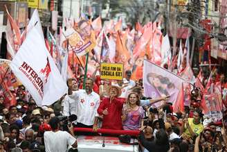 Presidente Lula participa de carreata em Fortaleza