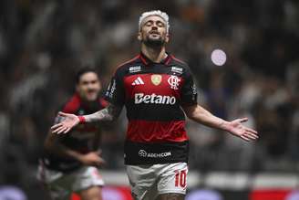 Arrascaeta jogando pelo Flamengo 