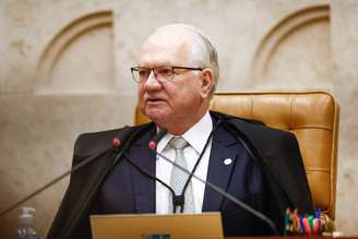 O presidente do STF, Edson Fachin, rejeitou pedido dos advogados de Flávio Bolsonaro