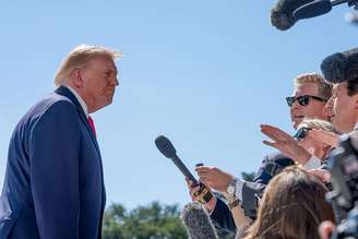 Trump fala a jornalistas na Casa Branca nesta quinta