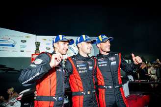 Kévin Estre, Laurens Vanthoor e Matt Campbell celebram vitória em Petit Le Mans