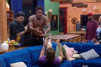 Daniel Erthal bate-boca com Jottapê